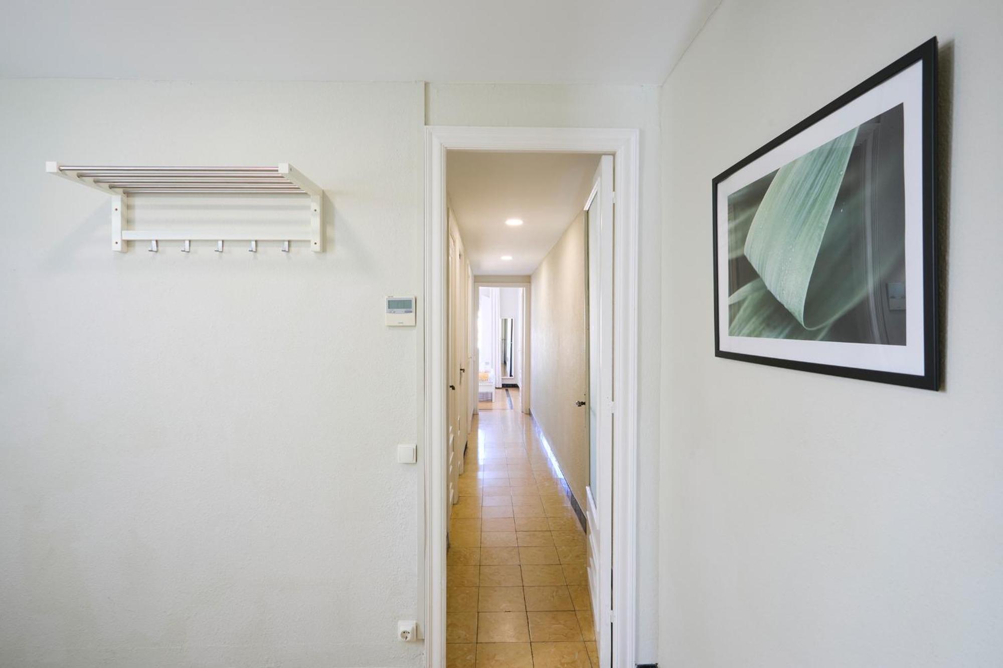 63Par1016- Sunny Apartment In Paralel 巴塞罗那 外观 照片